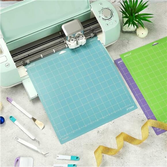 Light Grip Cutting mat for Cricut Maker 3/Maker 4/Maker/Explore 3/4/Air 2/Air - Picture 2 of 7